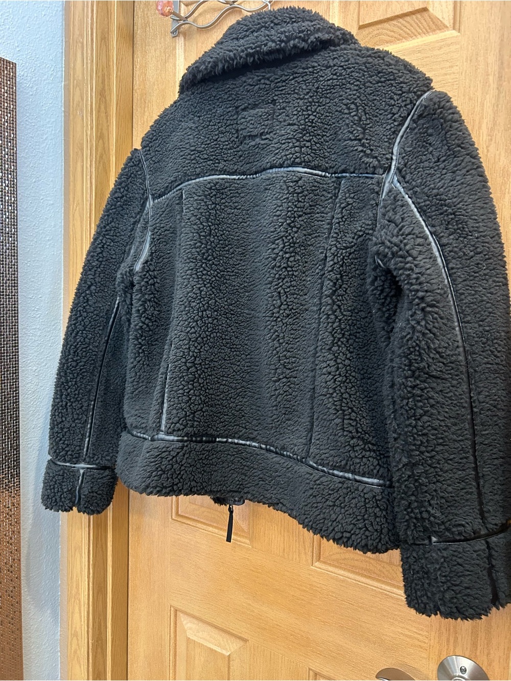 BEARPAW Women’s Black Sherpa Zip-Up Jacket, Very Thick and Warm, Size L - Picture 7 of 7